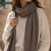 Long Cashmere Scarf Fall - Orice — Close-up — AWARENESS
